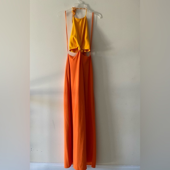 Gianni Bini Hammered Satin Color Blocked Cut-out Halter Neck Dress - Picture 4 of 5